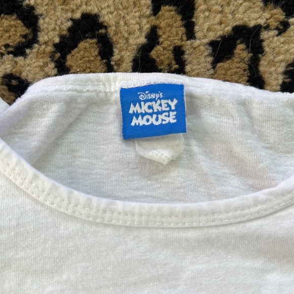 Vintage Embroidered Mickey Mouse Tshirt - Picture 4 of 9